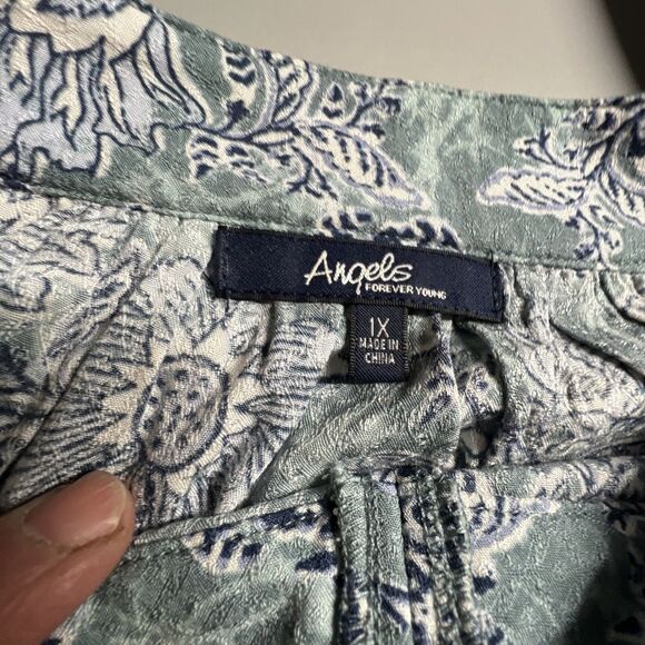 Angels Forever Young Brand  Women’s Top Plus Size 1X Floral Vine Pattern Blouse - Picture 9 of 11